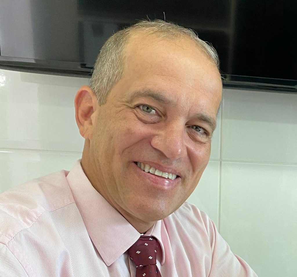 Referência no Brasil em ortopedia e traumatologia, Dr. Ernest Fialho passa atender na Climege